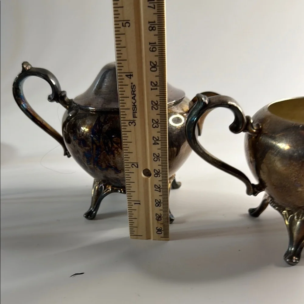 Vintage Sugar and Creamer set, I believe is Silver Plated - Picture 12 of 16